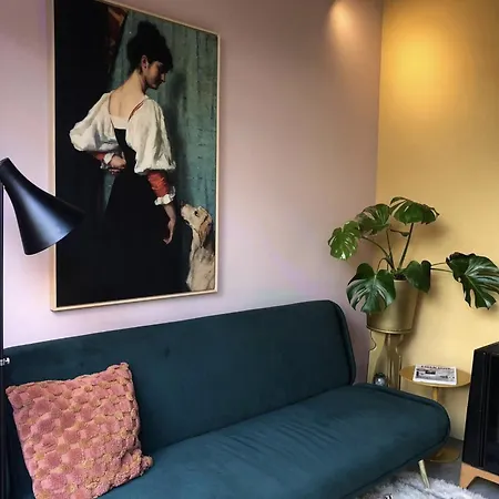 Deborah's Hiding Place ألكمار