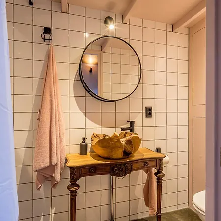 شقة Deborah's Hiding Place *