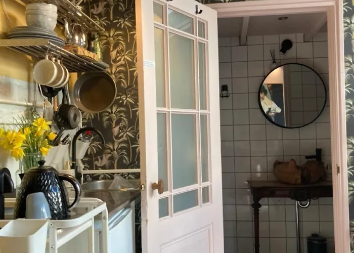 Deborah's Hiding Place Appartamento Alkmaar